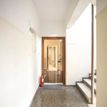 Apartment Spacious 2-bedroom Retreat In The Heart Of