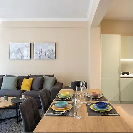 Spacious 2-bedroom Retreat In The Heart Of *