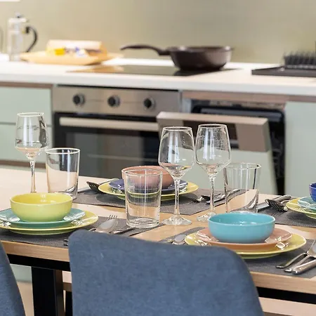 Spacious 2-bedroom Retreat In The Heart Of Apartment Athens